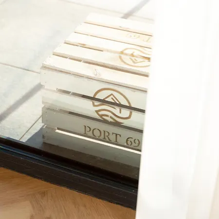 Aparthotel Port69 4*