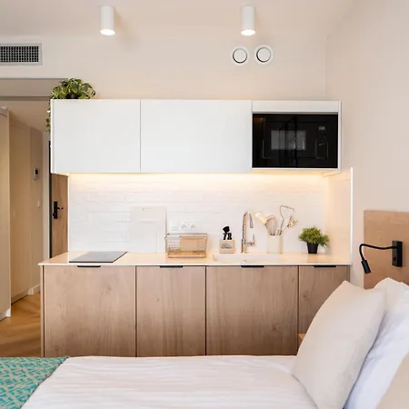 Port69 Aparthotel 4*